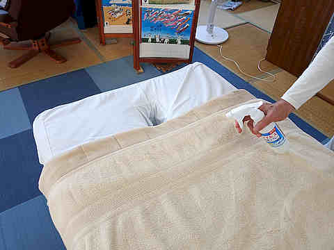 施術毎のベッドの殺菌消毒